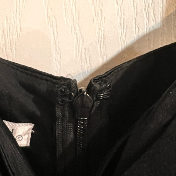 FINal PRICE DROP Maggie London Seersucker Dress - Picture 4 of 5